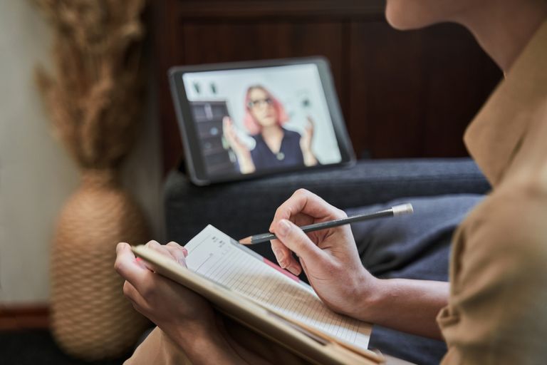 Como funciona a primeira sessão de terapia online? Saiba o que esperar